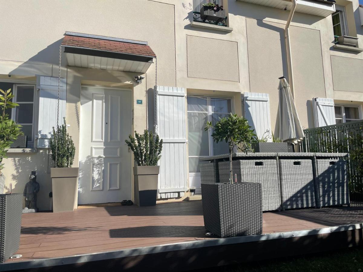 Chambres D'Hotes A Themes A 2,4Km Du Parc Magny-le-Hongre Exterior foto